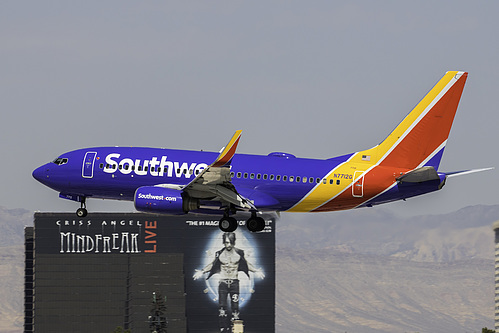 Southwest Airlines Boeing 737-700 N7712G at McCarran International Airport (KLAS/LAS) Southwest Airlines Boeing 737-700 N7712G at McCarran International Airport (KLAS/LAS)