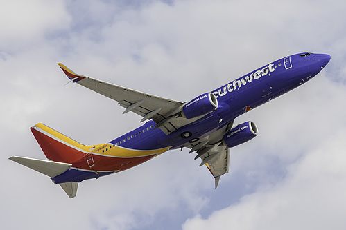 Southwest Airlines Boeing 737-800 N8526W at McCarran International Airport (KLAS/LAS) Southwest Airlines Boeing 737-800 N8526W at McCarran International Airport (KLAS/LAS)