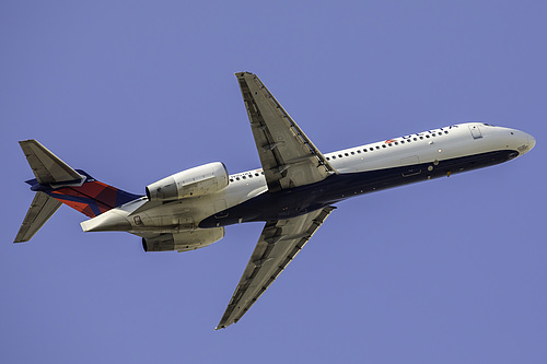 Delta Air Lines Boeing 717-200 N951AT at McCarran International Airport (KLAS/LAS) Delta Air Lines Boeing 717-200 N951AT at McCarran International Airport (KLAS/LAS)