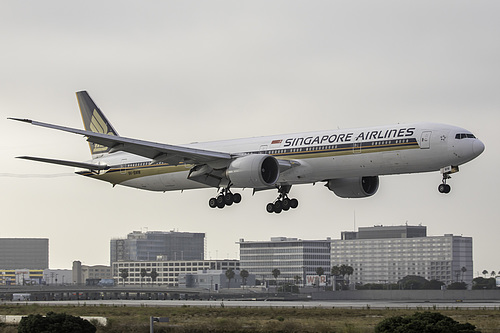 Singapore Airlines Boeing 777-300ER 9V-SWM at Los Angeles International Airport (KLAX/LAX)