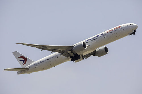 China Eastern Airlines Boeing 777-300ER B-7343 at Los Angeles International Airport (KLAX/LAX)