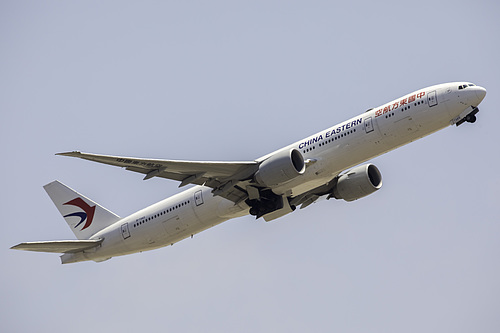 China Eastern Airlines Boeing 777-300ER B-7343 at Los Angeles International Airport (KLAX/LAX) China Eastern Airlines Boeing 777-300ER B-7343 at Los Angeles International Airport (KLAX/LAX)