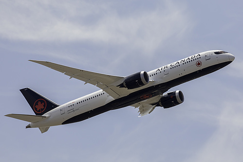 Air Canada Boeing 787-9 C-FRTG at Los Angeles International Airport (KLAX/LAX)