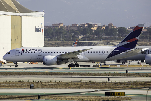 LATAM Chile Boeing 787-8 CC-BBD at Los Angeles International Airport (KLAX/LAX) LATAM Chile Boeing 787-8 CC-BBD at Los Angeles International Airport (KLAX/LAX)