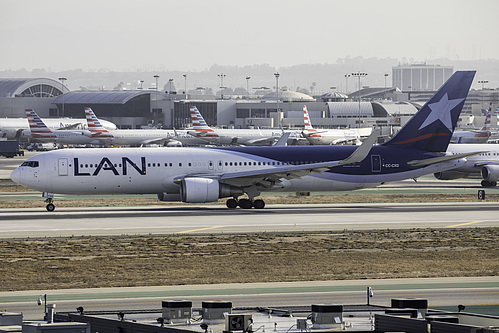 LATAM Chile Boeing 767-300ER CC-CXD at Los Angeles International Airport (KLAX/LAX) LATAM Chile Boeing 767-300ER CC-CXD at Los Angeles International Airport (KLAX/LAX)