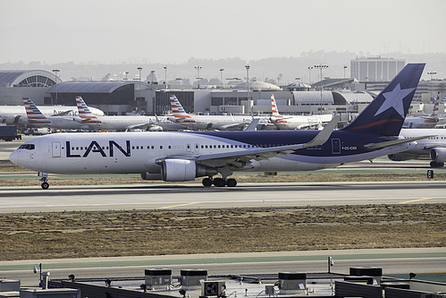 LATAM Chile Boeing 767-300ER CC-CXD at Los Angeles International Airport (KLAX/LAX)