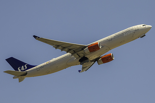 Scandinavian Airlines Airbus A330-300 LN-RKS at Los Angeles International Airport (KLAX/LAX)