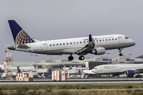 SkyWest Airlines Embraer ERJ-175 N103SY at Los Angeles International Airport (KLAX/LAX)