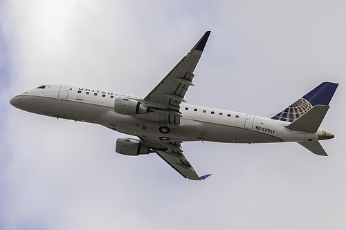 SkyWest Airlines Embraer ERJ-175 N119SY at Los Angeles International Airport (KLAX/LAX)