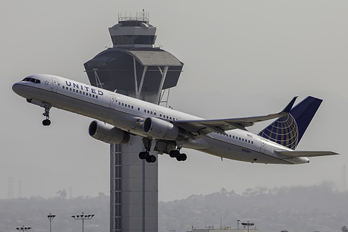 United Airlines Boeing 757-200 N12109 at Los Angeles International Airport (KLAX/LAX)