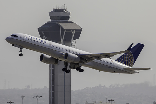 United Airlines Boeing 757-200 N12109 at Los Angeles International Airport (KLAX/LAX) United Airlines Boeing 757-200 N12109 at Los Angeles International Airport (KLAX/LAX)