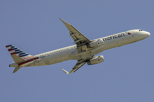 American Airlines Airbus A321-200 N122NN at Los Angeles International Airport (KLAX/LAX)