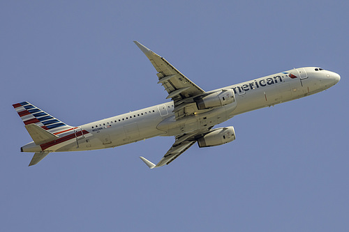 American Airlines Airbus A321-200 N122NN at Los Angeles International Airport (KLAX/LAX) American Airlines Airbus A321-200 N122NN at Los Angeles International Airport (KLAX/LAX)