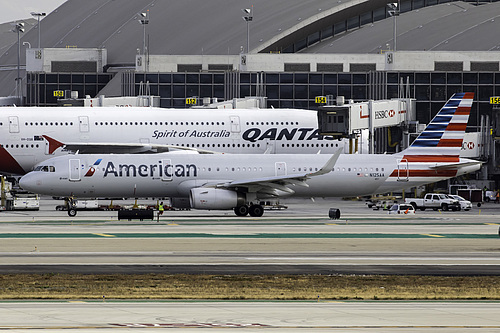 American Airlines Airbus A321-200 N125AA at Los Angeles International Airport (KLAX/LAX)