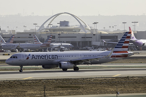 American Airlines Airbus A321-200 N130AN at Los Angeles International Airport (KLAX/LAX)