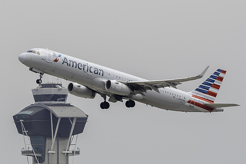 American Airlines Airbus A321-200 N147AA at Los Angeles International Airport (KLAX/LAX) American Airlines Airbus A321-200 N147AA at Los Angeles International Airport (KLAX/LAX)