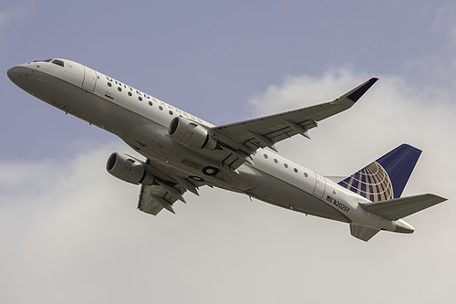 SkyWest Airlines Embraer ERJ-175 N202SY at Los Angeles International Airport (KLAX/LAX)