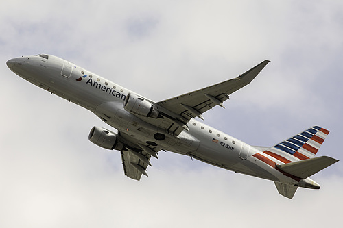 Compass Airlines Embraer ERJ-175 N215NN at Los Angeles International Airport (KLAX/LAX)