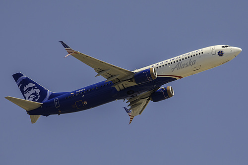 Alaska Airlines Boeing 737-900ER N265AK at Los Angeles International Airport (KLAX/LAX)