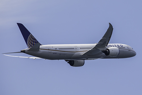 United Airlines Boeing 787-9 N27958 at Los Angeles International Airport (KLAX/LAX) United Airlines Boeing 787-9 N27958 at Los Angeles International Airport (KLAX/LAX)