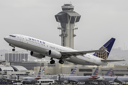 United Airlines Boeing 737-800 N34282 at Los Angeles International Airport (KLAX/LAX)