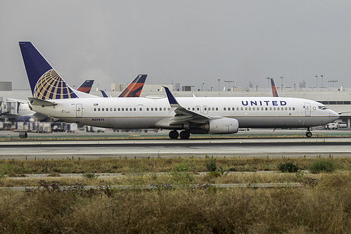 United Airlines Boeing 737-900ER N37471 at Los Angeles International Airport (KLAX/LAX) United Airlines Boeing 737-900ER N37471 at Los Angeles International Airport (KLAX/LAX)