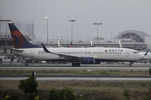 Delta Air Lines Boeing 737-800 N3750D at Los Angeles International Airport (KLAX/LAX)