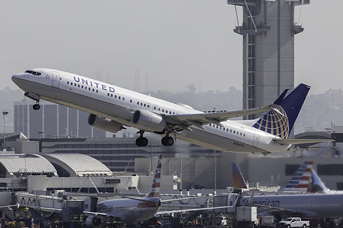 United Airlines Boeing 737-900ER N38473 at Los Angeles International Airport (KLAX/LAX)