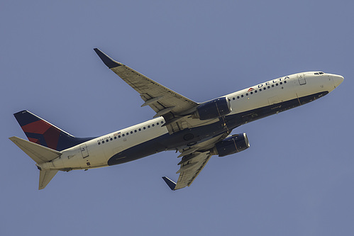 Delta Air Lines Boeing 737-800 N387DA at Los Angeles International Airport (KLAX/LAX)