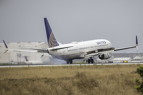 United Airlines Boeing 737-900ER N39450 at Los Angeles International Airport (KLAX/LAX)