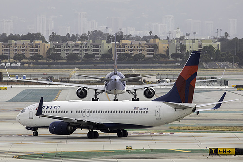 Delta Air Lines Boeing 737-800 N398DA at Los Angeles International Airport (KLAX/LAX) Delta Air Lines Boeing 737-800 N398DA at Los Angeles International Airport (KLAX/LAX)