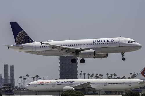 United Airlines Airbus A320-200 N439UA at Los Angeles International Airport (KLAX/LAX) United Airlines Airbus A320-200 N439UA at Los Angeles International Airport (KLAX/LAX)
