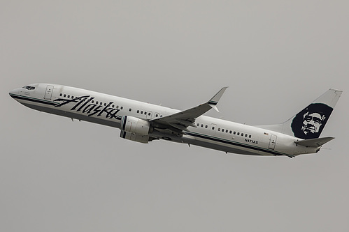 Alaska Airlines Boeing 737-900ER N471AS at Los Angeles International Airport (KLAX/LAX)