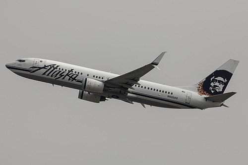 Alaska Airlines Boeing 737-800 N532AS at Los Angeles International Airport (KLAX/LAX) Alaska Airlines Boeing 737-800 N532AS at Los Angeles International Airport (KLAX/LAX)