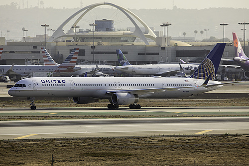 United Airlines Boeing 757-300 N57868 at Los Angeles International Airport (KLAX/LAX) United Airlines Boeing 757-300 N57868 at Los Angeles International Airport (KLAX/LAX)