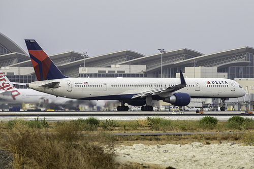 Delta Air Lines Boeing 757-300 N585NW at Los Angeles International Airport (KLAX/LAX) Delta Air Lines Boeing 757-300 N585NW at Los Angeles International Airport (KLAX/LAX)