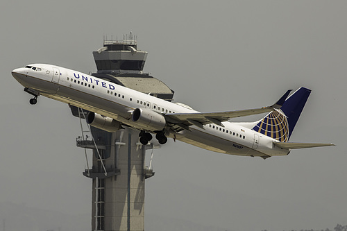 United Airlines Boeing 737-900ER N61887 at Los Angeles International Airport (KLAX/LAX) United Airlines Boeing 737-900ER N61887 at Los Angeles International Airport (KLAX/LAX)
