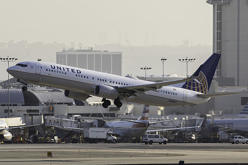 United Airlines Boeing 737-900ER N68843 at Los Angeles International Airport (KLAX/LAX)