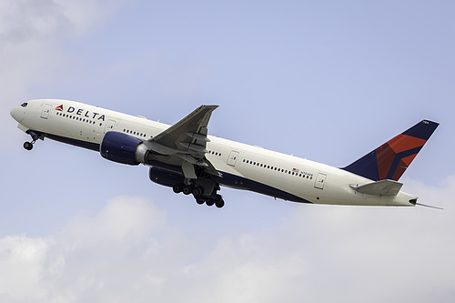 Delta Air Lines Boeing 777-200LR N704DK at Los Angeles International Airport (KLAX/LAX) Delta Air Lines Boeing 777-200LR N704DK at Los Angeles International Airport (KLAX/LAX)