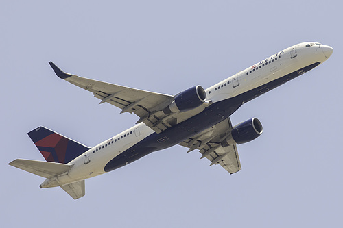 Delta Air Lines Boeing 757-200 N704X at Los Angeles International Airport (KLAX/LAX)