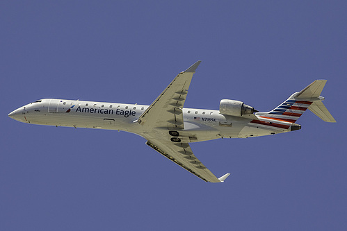 SkyWest Airlines Canadair CRJ-700 N716SK at Los Angeles International Airport (KLAX/LAX)