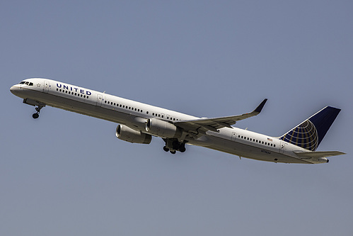 United Airlines Boeing 757-300 N75854 at Los Angeles International Airport (KLAX/LAX)