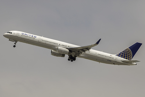 United Airlines Boeing 757-300 N75858 at Los Angeles International Airport (KLAX/LAX) United Airlines Boeing 757-300 N75858 at Los Angeles International Airport (KLAX/LAX)