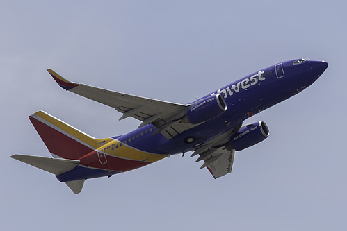 Southwest Airlines Boeing 737-700 N7818L at Los Angeles International Airport (KLAX/LAX)