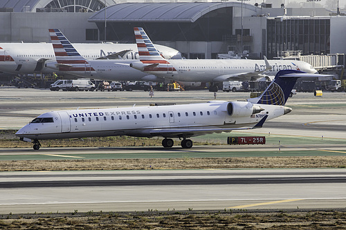 SkyWest Airlines Canadair CRJ-700 N789SK at Los Angeles International Airport (KLAX/LAX) SkyWest Airlines Canadair CRJ-700 N789SK at Los Angeles International Airport (KLAX/LAX)