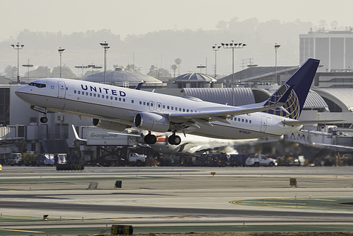 United Airlines Boeing 737-800 N79521 at Los Angeles International Airport (KLAX/LAX)