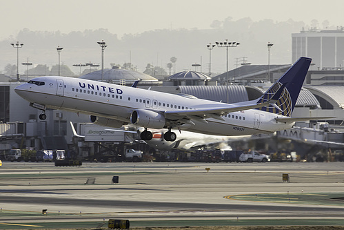 United Airlines Boeing 737-800 N79521 at Los Angeles International Airport (KLAX/LAX) United Airlines Boeing 737-800 N79521 at Los Angeles International Airport (KLAX/LAX)
