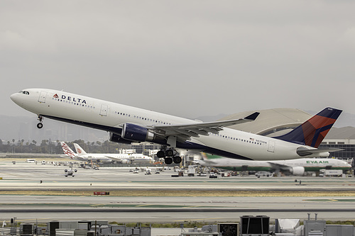 Delta Air Lines Airbus A330-300 N825NW at Los Angeles International Airport (KLAX/LAX) Delta Air Lines Airbus A330-300 N825NW at Los Angeles International Airport (KLAX/LAX)