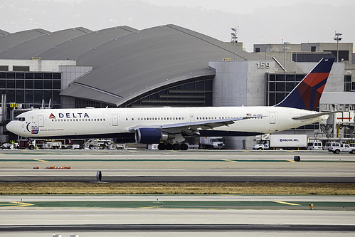 Delta Air Lines Boeing 767-400ER N841MH at Los Angeles International Airport (KLAX/LAX)