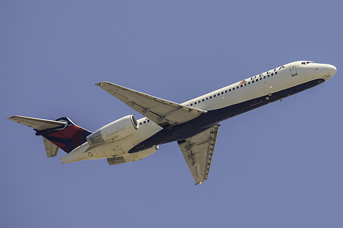 Delta Air Lines Boeing 717-200 N891AT at Los Angeles International Airport (KLAX/LAX) Delta Air Lines Boeing 717-200 N891AT at Los Angeles International Airport (KLAX/LAX)